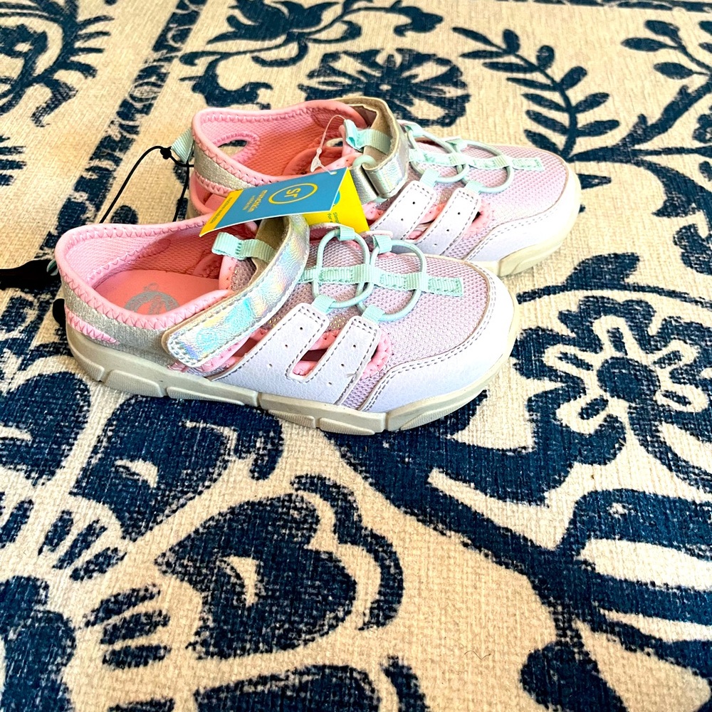 Stride rite girls size 11 water shoe/sandal NWT